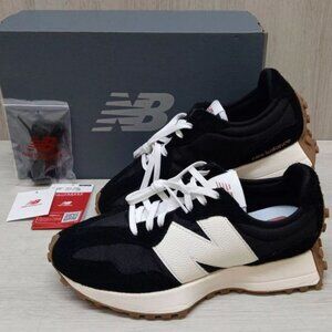 NEW!!!New Balance Women's 327 Shoes
